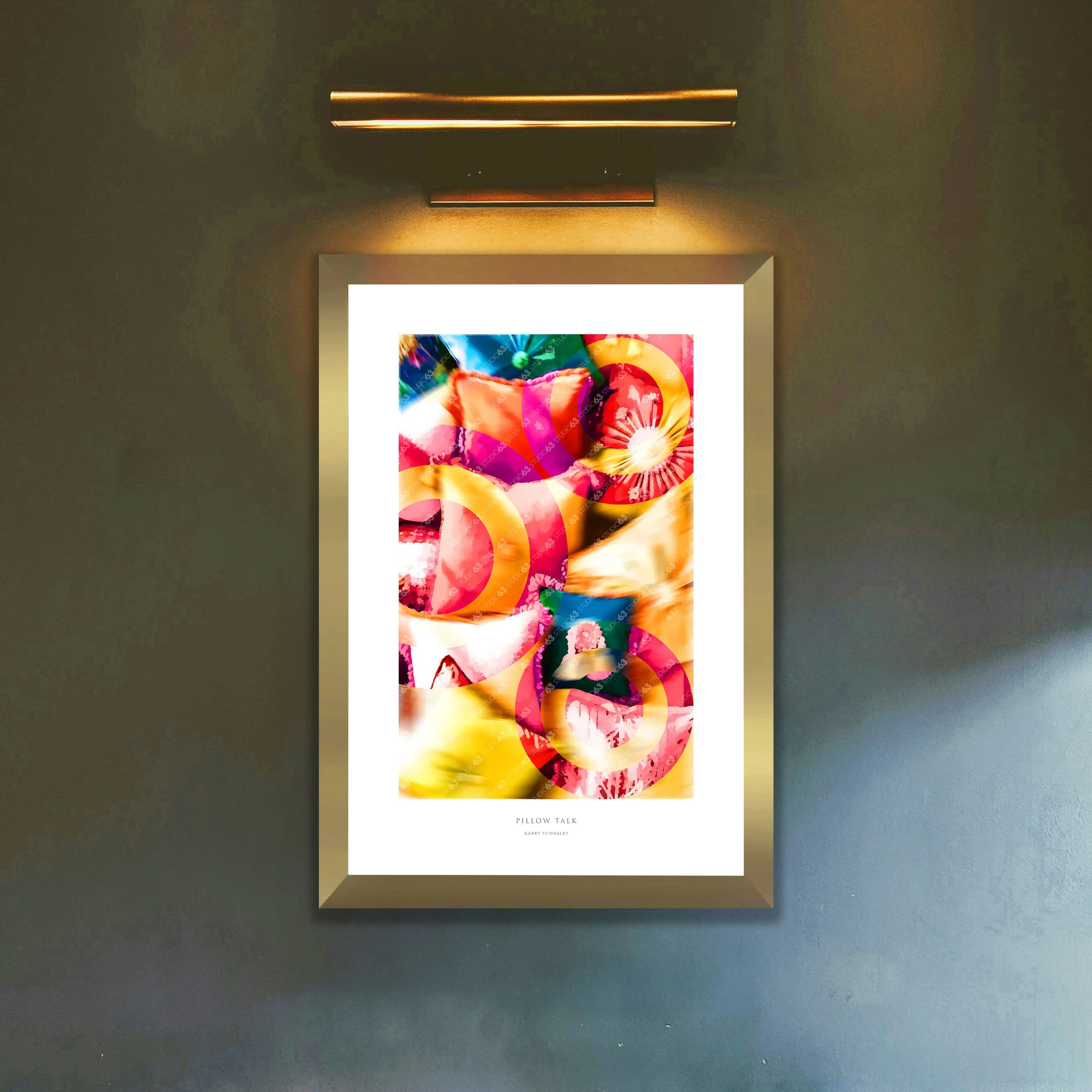 PillowTalk_Gold_Frame_Lamp_Mckup.jpg