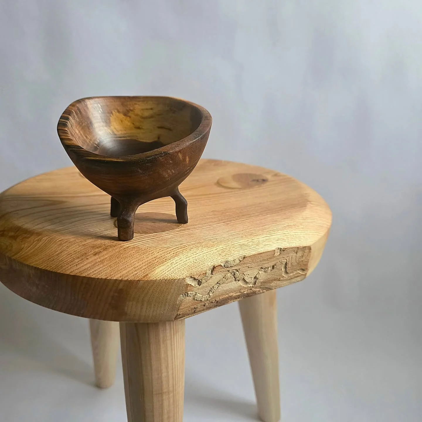 Small walnut bowl
.
.
.
.
.
.
.
.
#woodturning #madeinvt #nature#art #woodworking