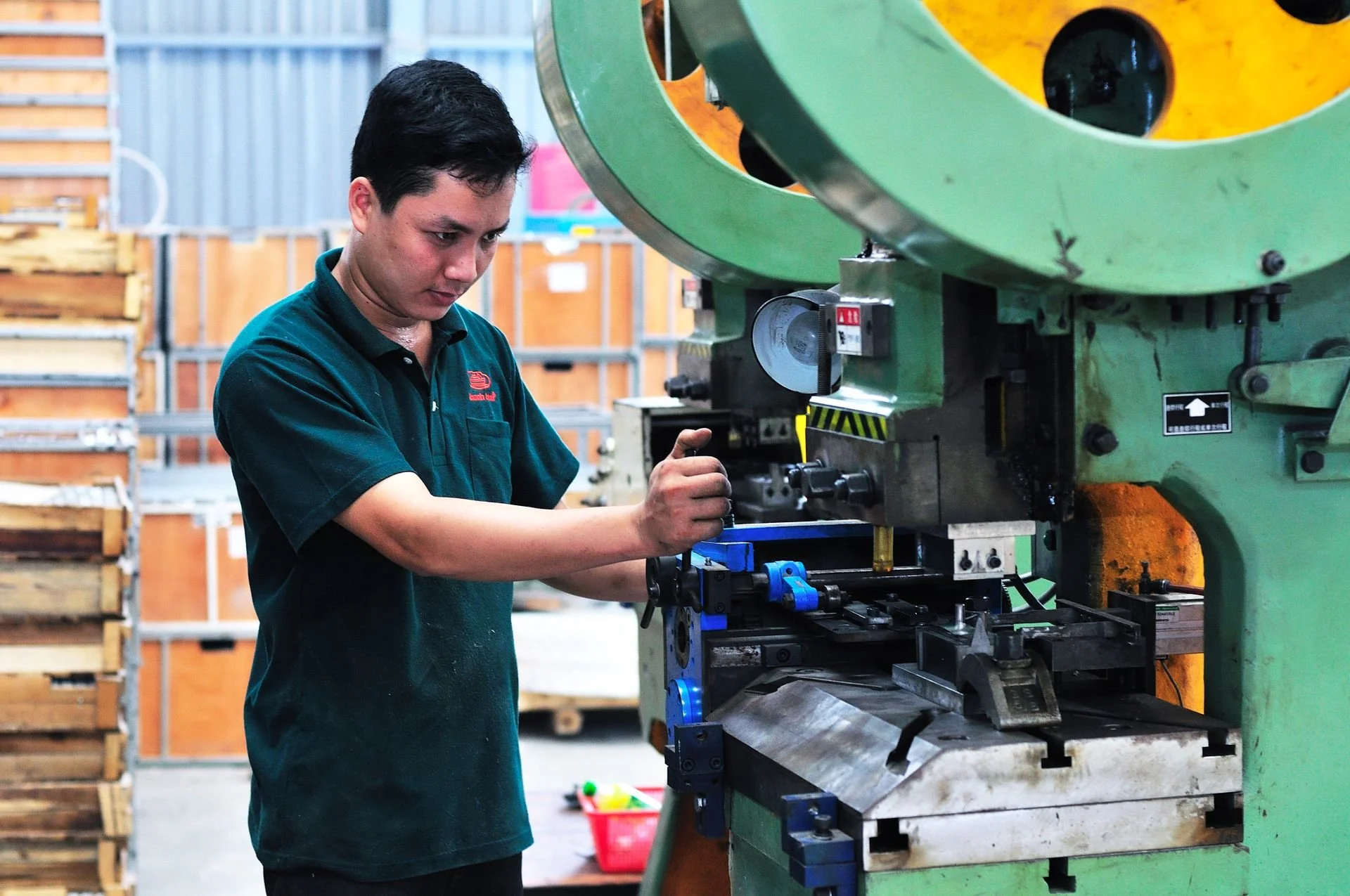 When to Choose Outsource Machining in Ontario