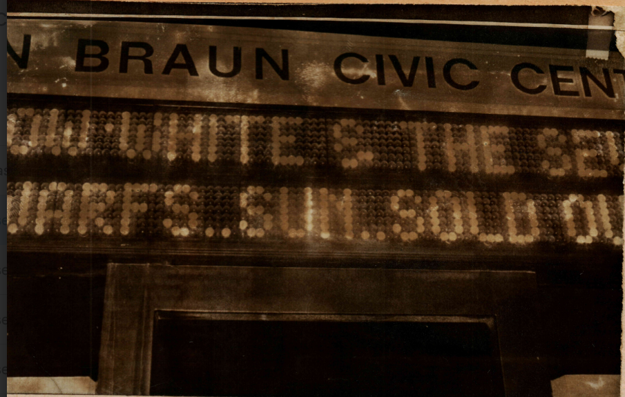 Sold out Sign for "Snow White" at the VBC (1979)