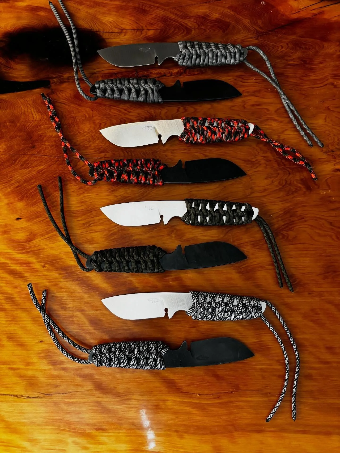The scalpels!! Each wearing 1 of the 4 colors of paracord wrap available. The first 10 are done and ready for new homes. There&rsquo;s only a total of 20 available, so hit me up to grab yours before they&rsquo;re gone.

This knife was tested by non o