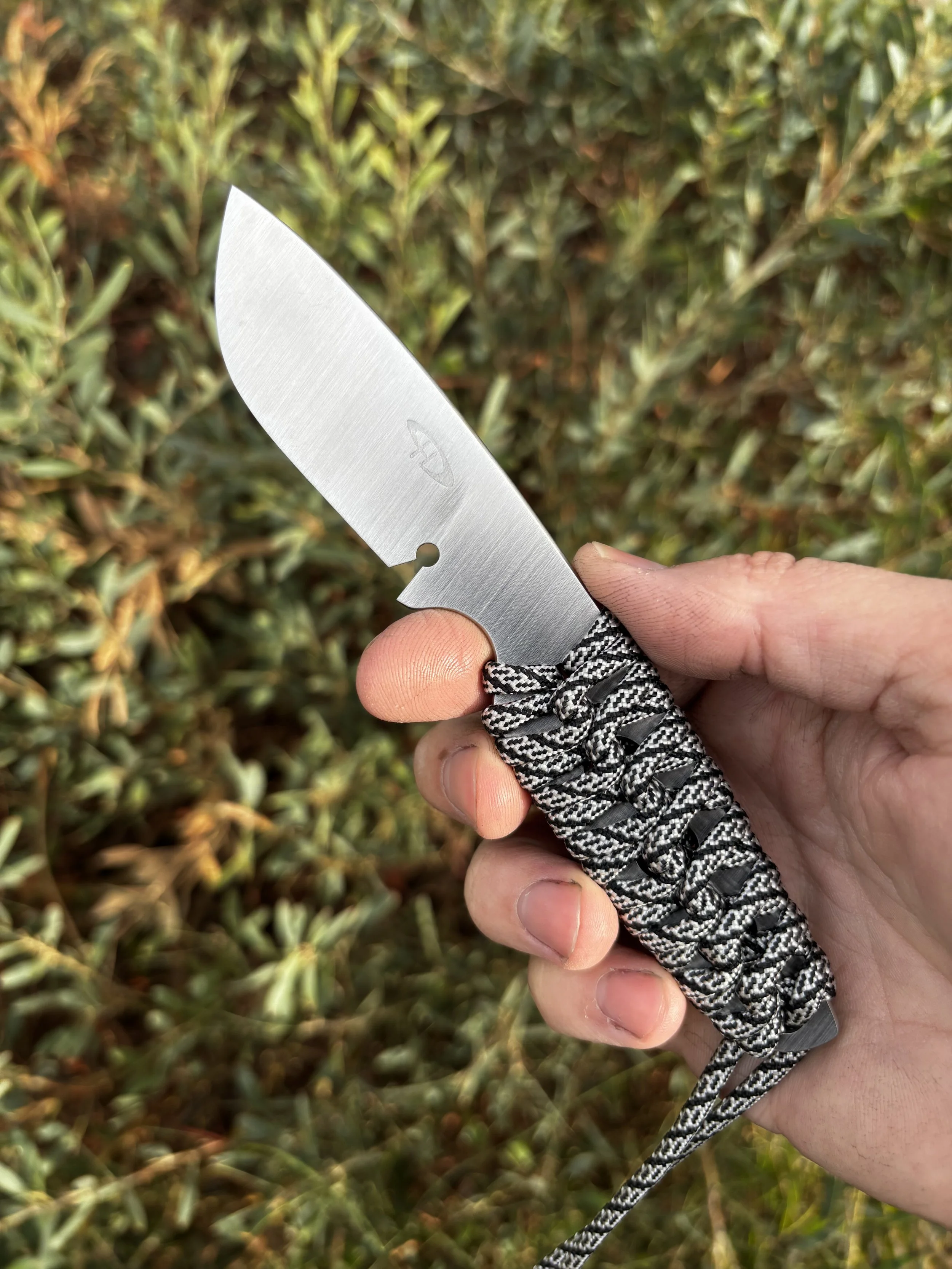Scalpel V2 with Black and White Paracord.jpeg