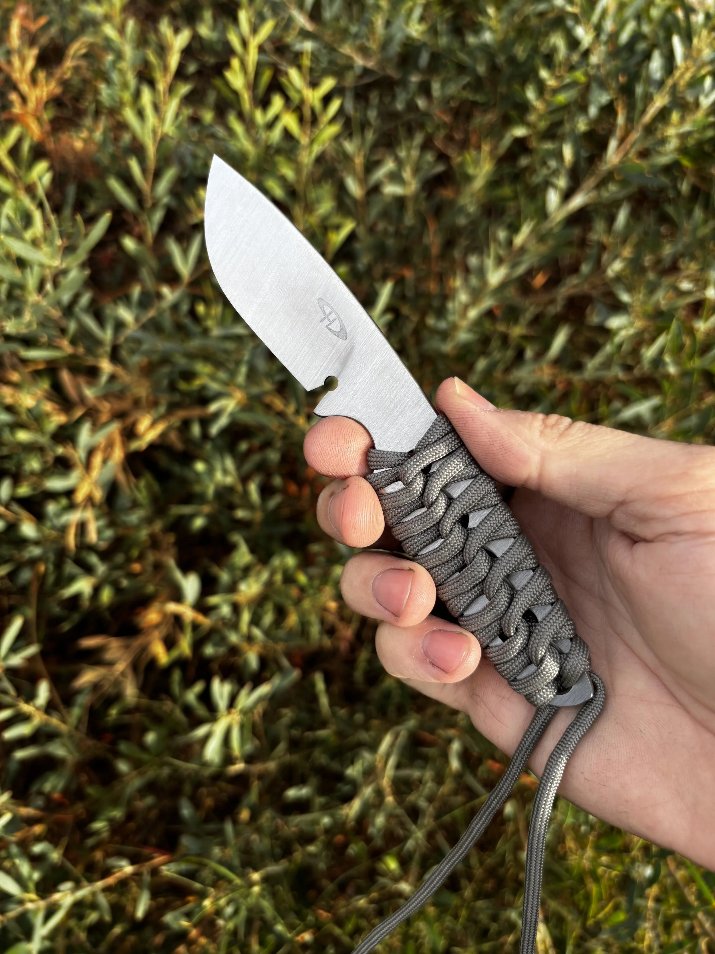 Scalpel V2 with Grey Paracord-1.jpeg