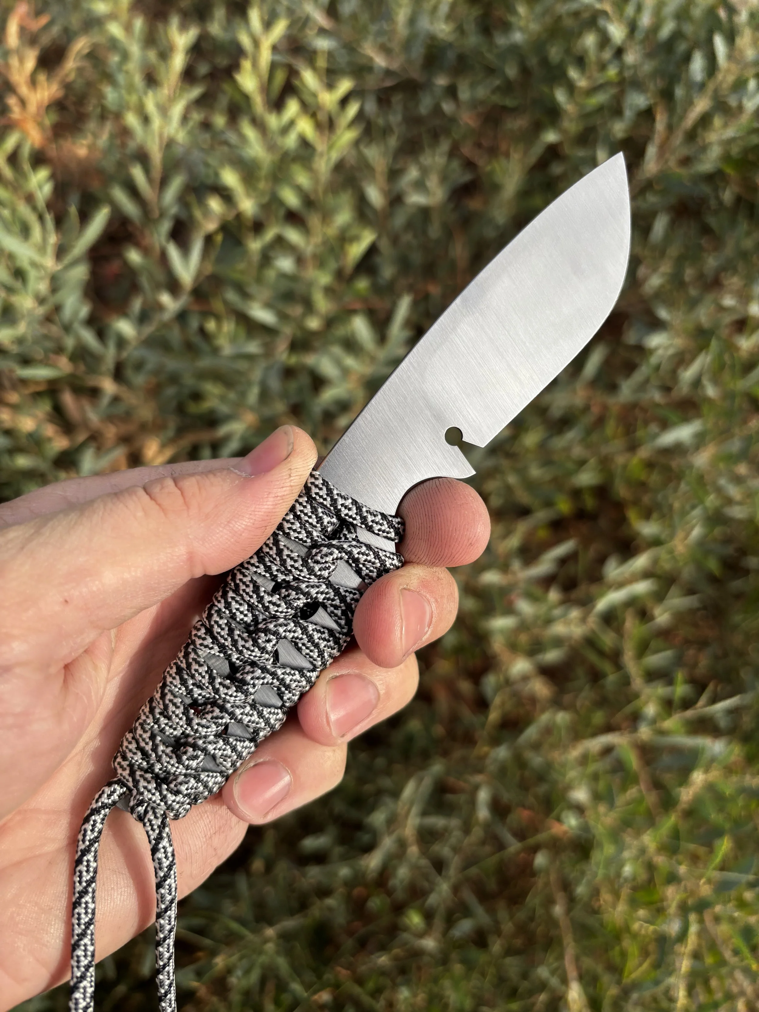 Scalpel V2 with Black and White Paracord-2.jpeg