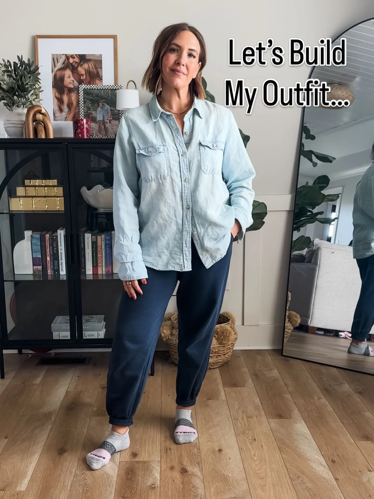 A suuuuper simple but comfy look for yet another chilly day&hellip;when will the warm weather get here?! 😩😩

Comment COMFY to have a shoppable link sent to your DM!