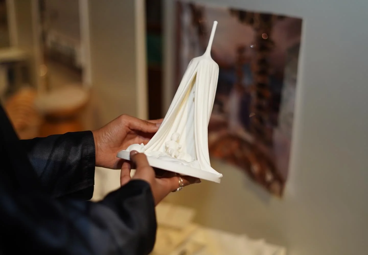 Holding a piece of memory, this listening tent is more than just form. Inside, a parabolic speaker quietly carries the voices of our storytellers, echoing traditions that were once only passed from heart to heart.

🎧⛺️✨

#QatariHeritage #Storytellin