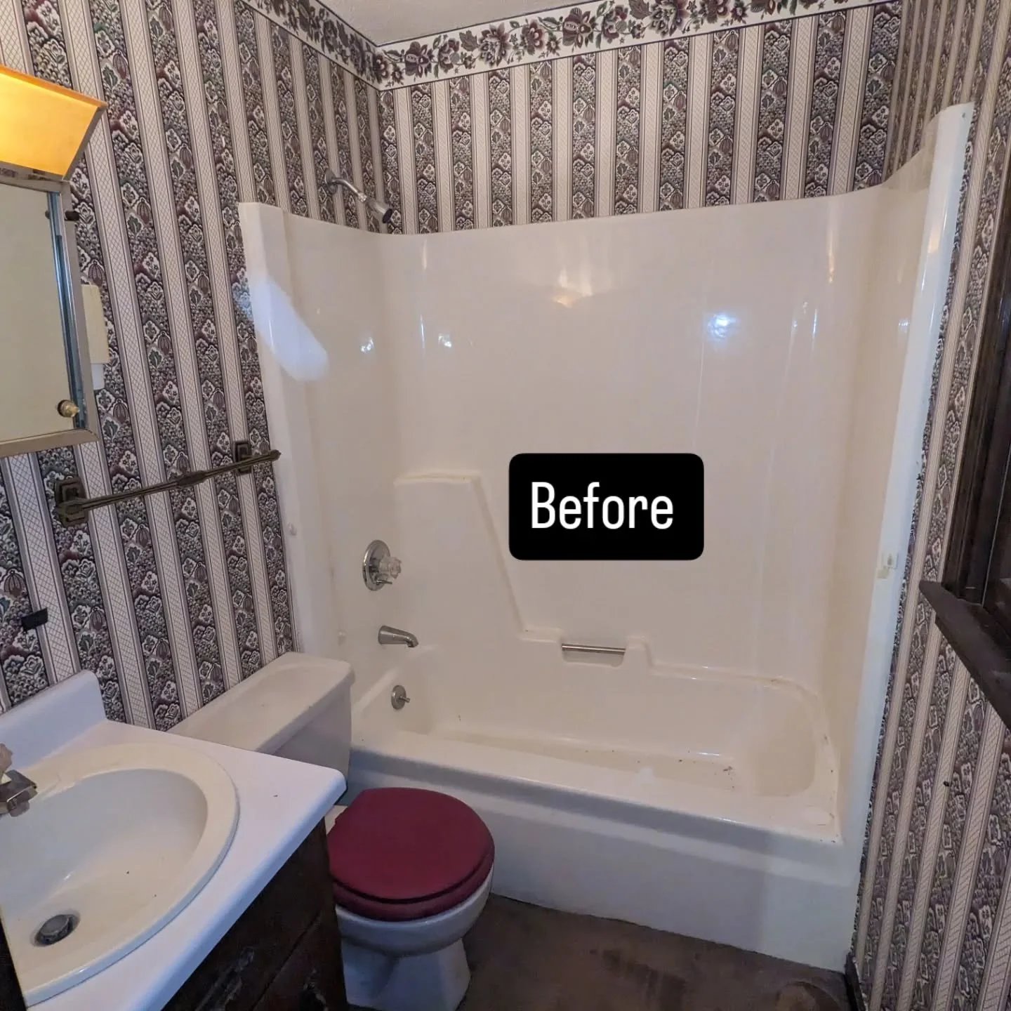 Transformation of the mini master bath!

Don't know what I miss more the carpet or the wallpaper 🤣