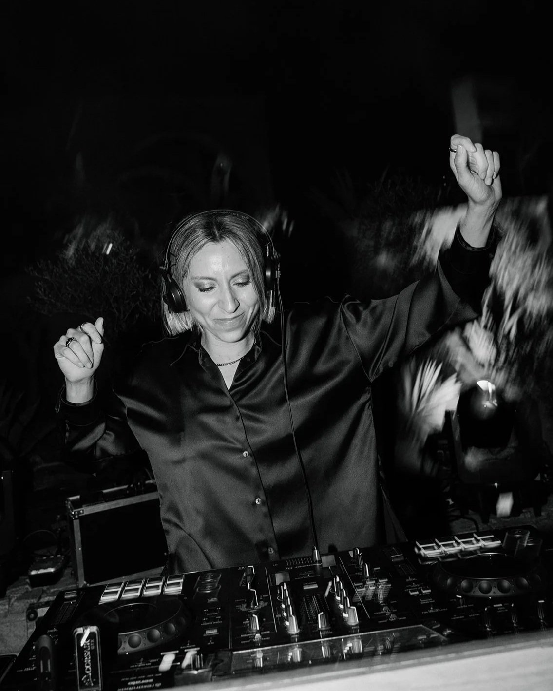 DJs