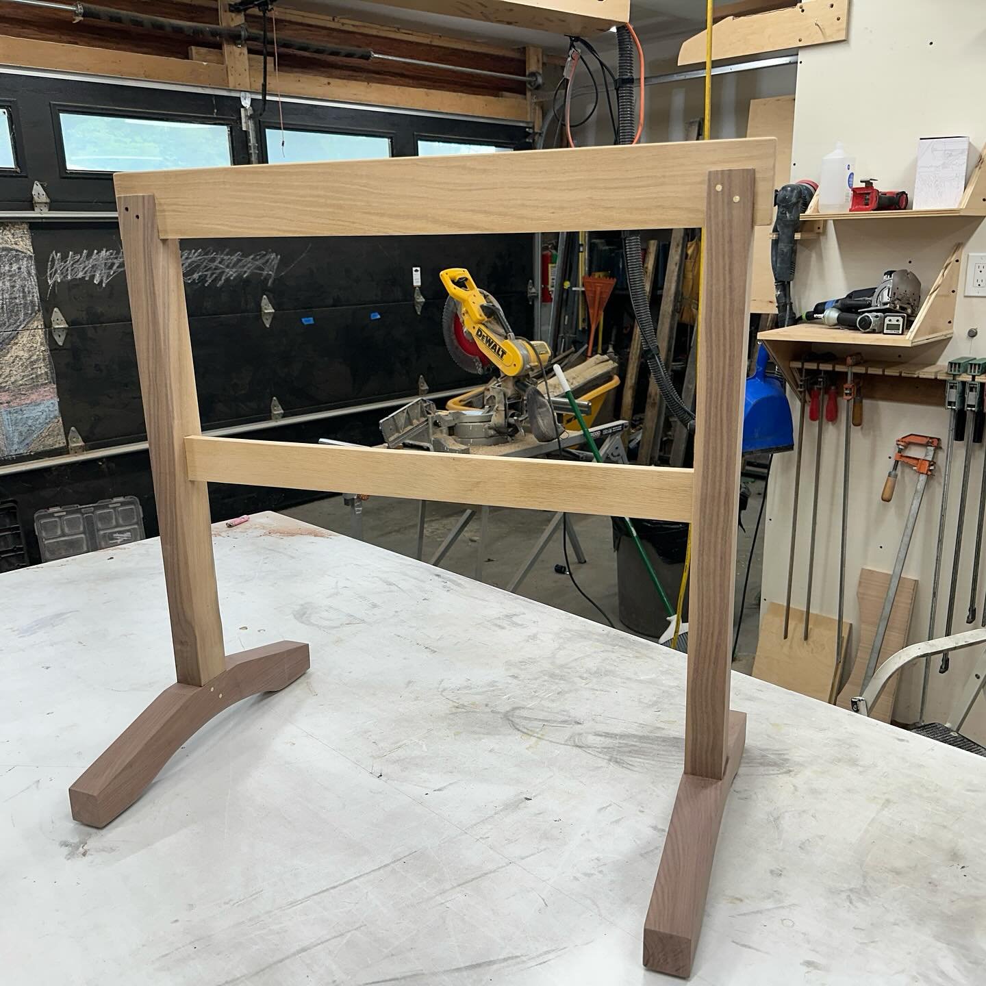 I made myself new sawhorses after using these old horses that were gifted to me from @ghost_cedar 15 or so years ago. They served me well and despite being wiggly and sketchy for years I never once tightened the bolts. 😆