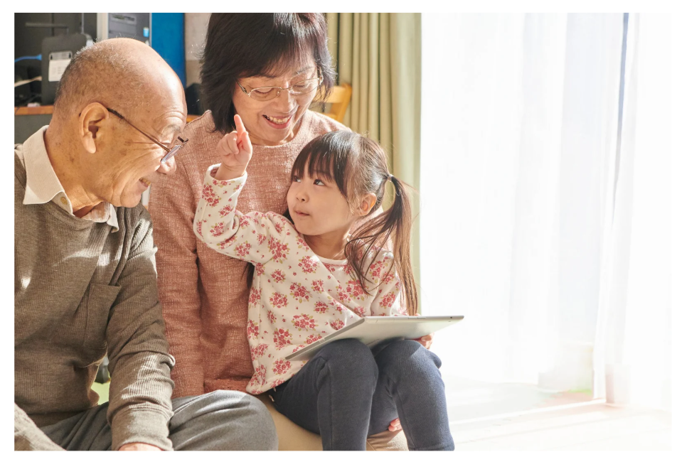 MUltigenerational Living (5).png