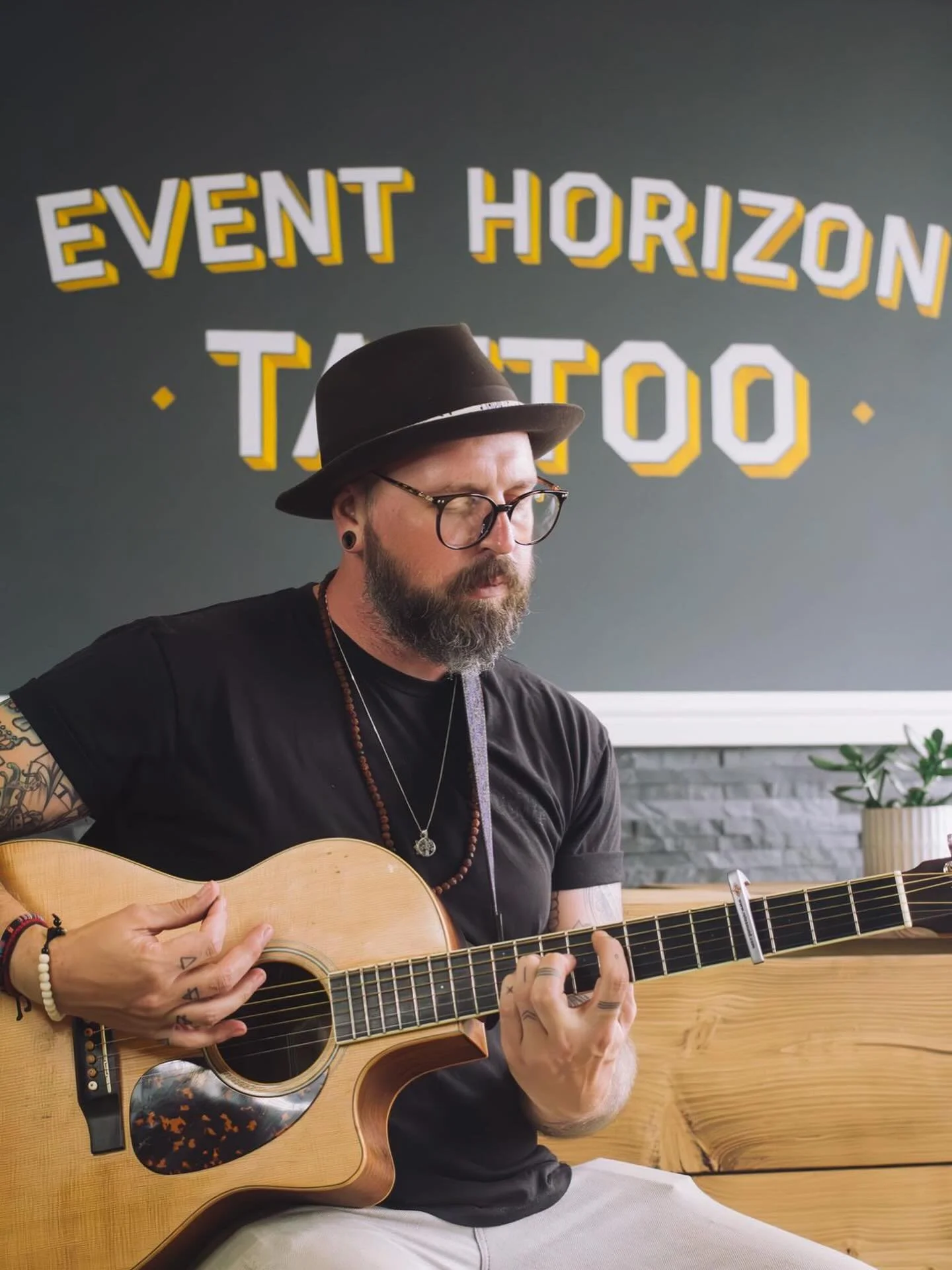 We are so excited to announce our first ever Over The Horizon Session, and it&rsquo;s with none other than the awesome Indie Folk Singer Songwriter @mattthebusker ✌🏼

Matt will be playing his original songs and taking us through his personal journey