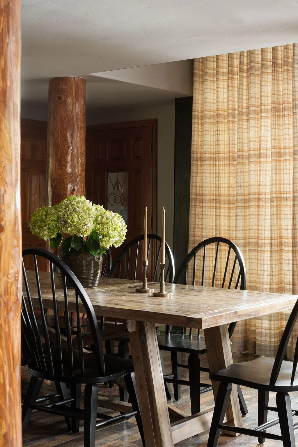 Z.Tay-CR534-Diningroom-Table.jpg