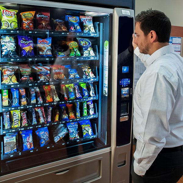 SNACK VENDING MACHINE