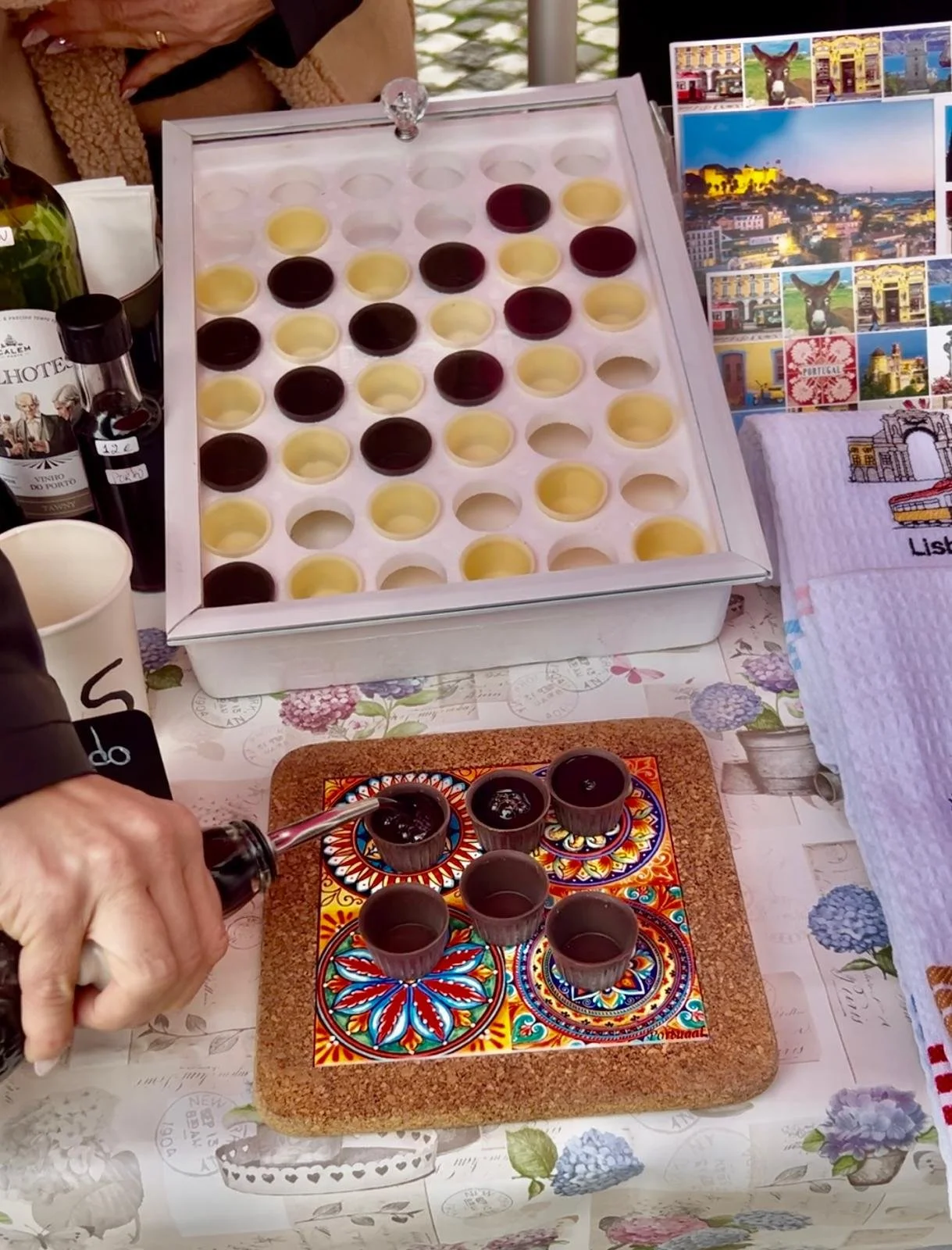 ginja in a chocolate cup = chef's kiss