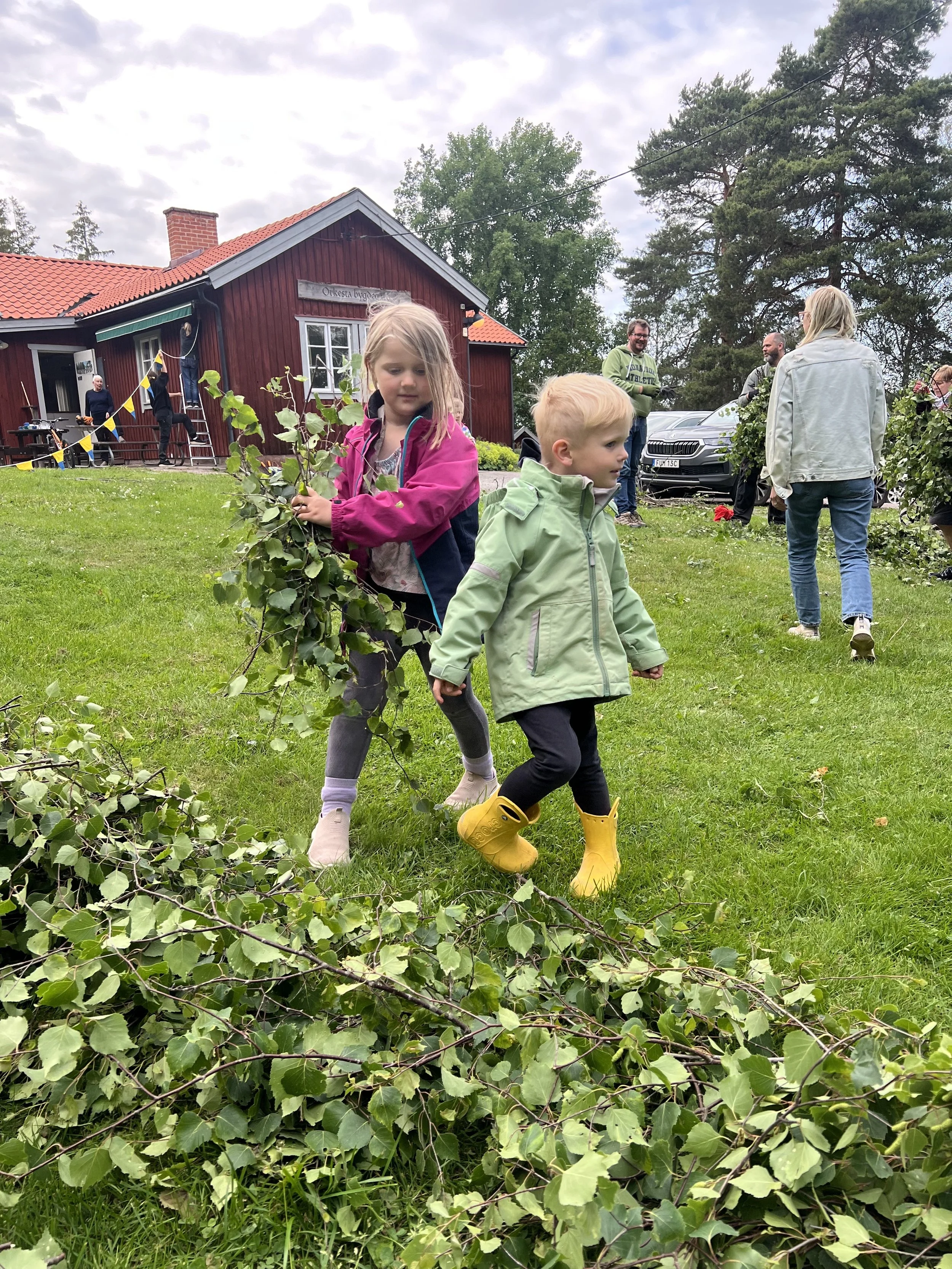 Klä midsommarstång