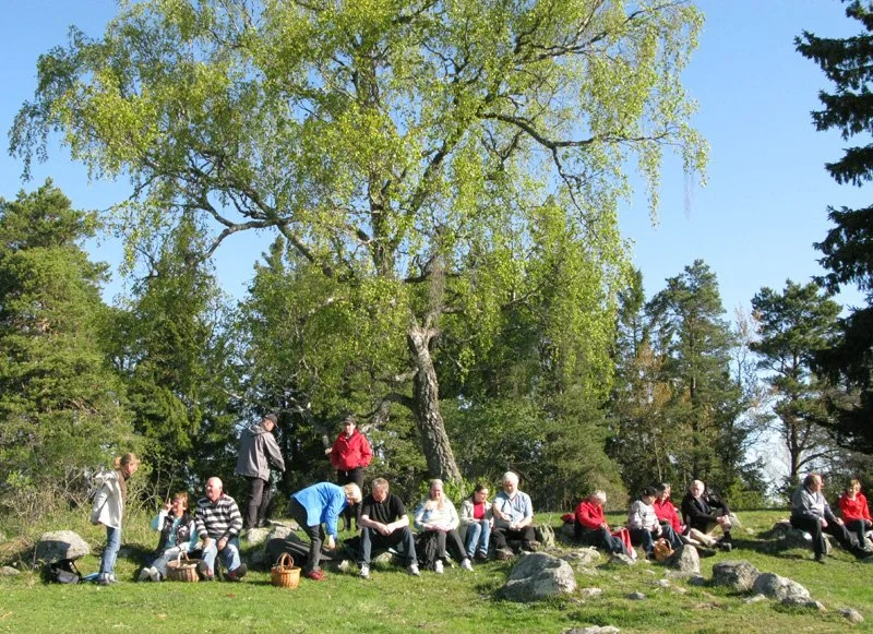  En strålande söndagsmorgon i maj, som gjord för att inta fika och umgås i naturen 