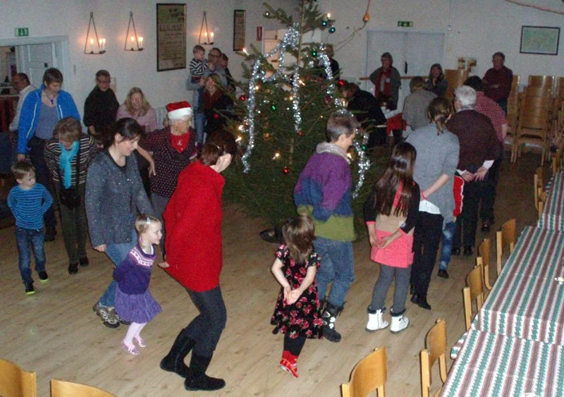Julgransplundring 15 januari 2012 i Orkesta bygdegård