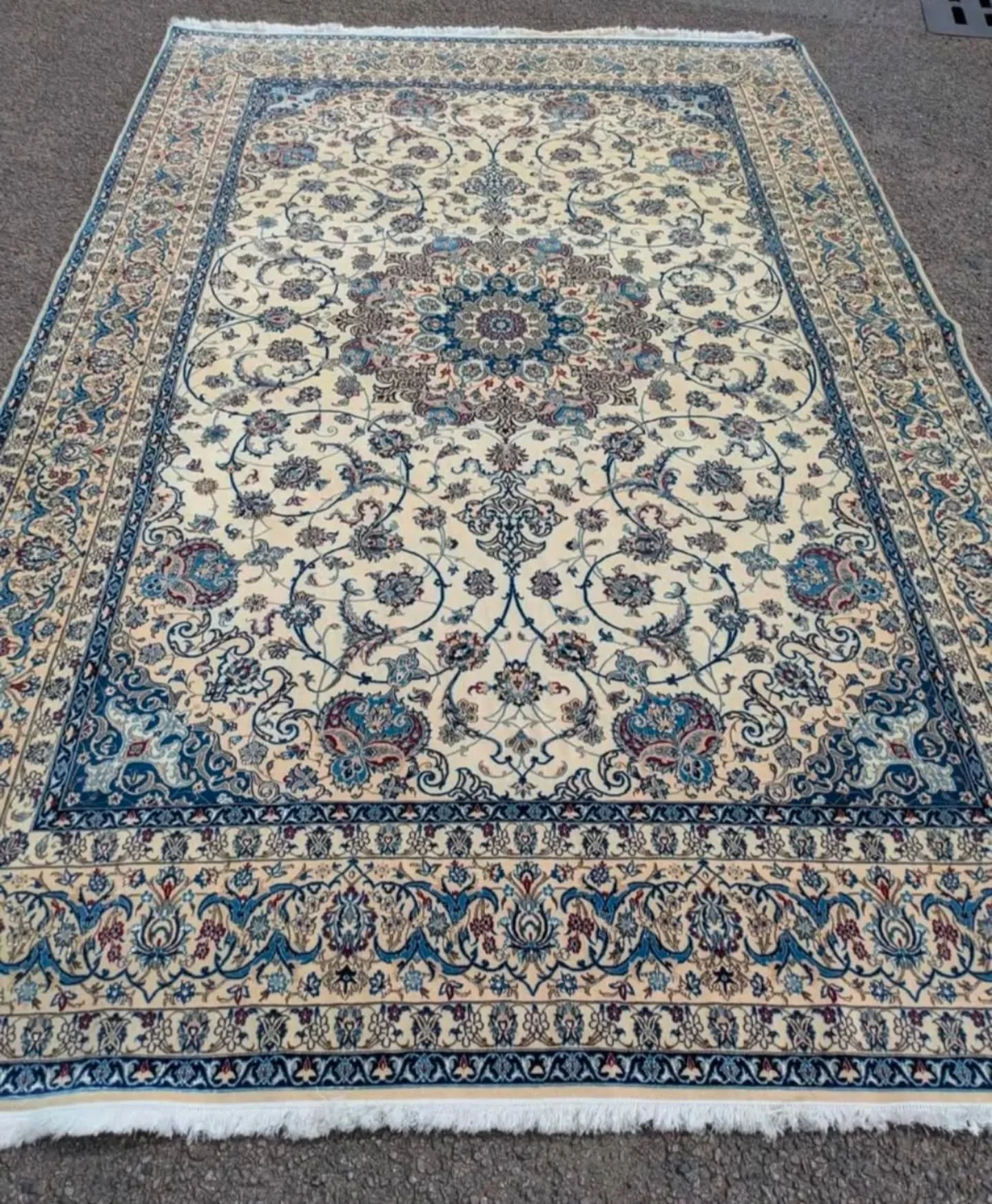 🛑SOLD🛑

Thank you for choosing us 🙏 

Fine Handmade Persian Nain 4LA, the best of Nain.

Extremely tightly woven, this particular piece was made of almost 50% Silk.

I must admit, I truly admired the quality of this Rug! 

Just landed on its new h