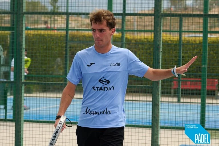 jugador-stadio-alicante-semifinales-padel-comunidad-valenciana.jpg