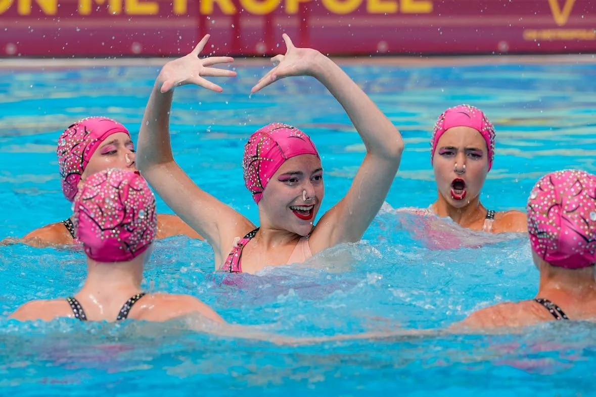 sincro-stadio-alicante-figura-vertical-natacion-artistica.jpg