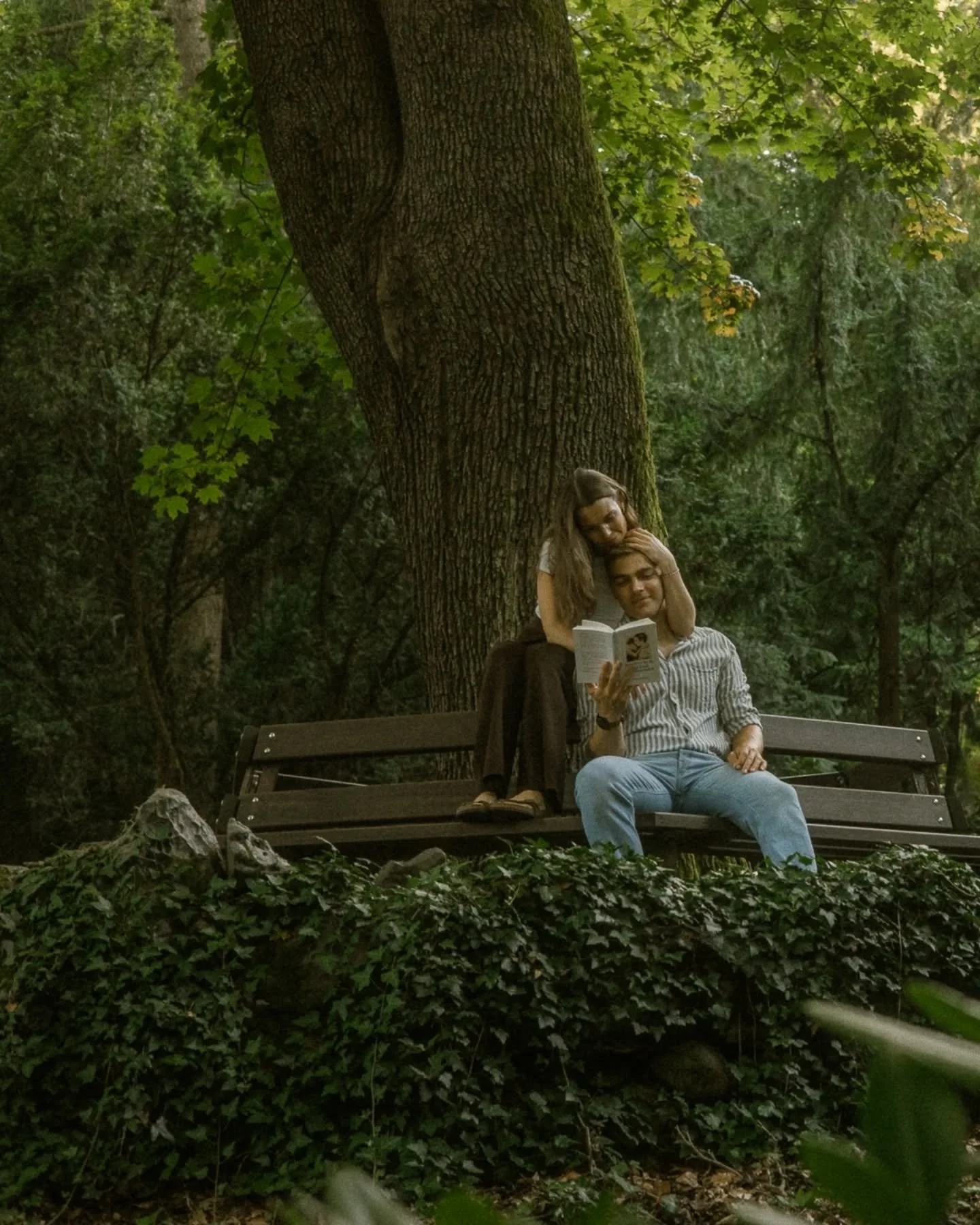 I'm so happy to share the first part of a couple's session from early August. 🎞️🌿

Cheyenne (@cheyenne.helios) and Tim were an absolute dream to capture. We also had some truly gorgeous and atmospheric light. And while the Hutberg was no longer in 