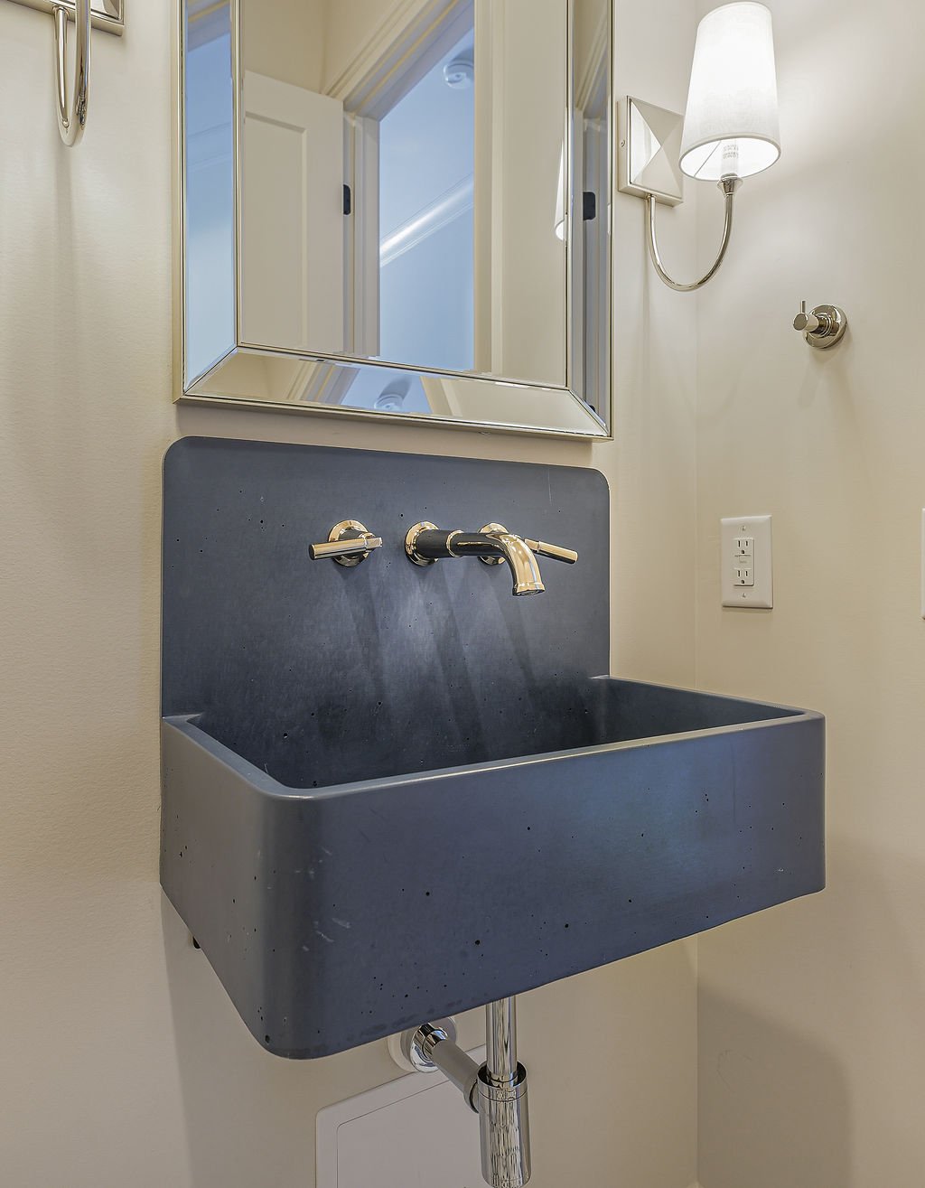 240Paulson-w-Lighting-5458.jpg