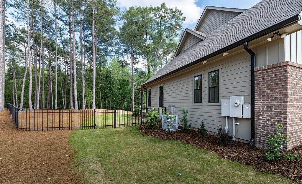 260505-240Paulson(F)Ext.--2.jpg