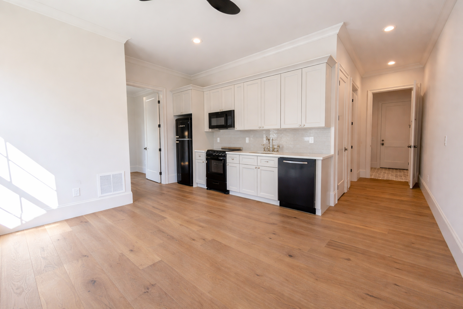 In Law Suite Kitchen Living Combo.png