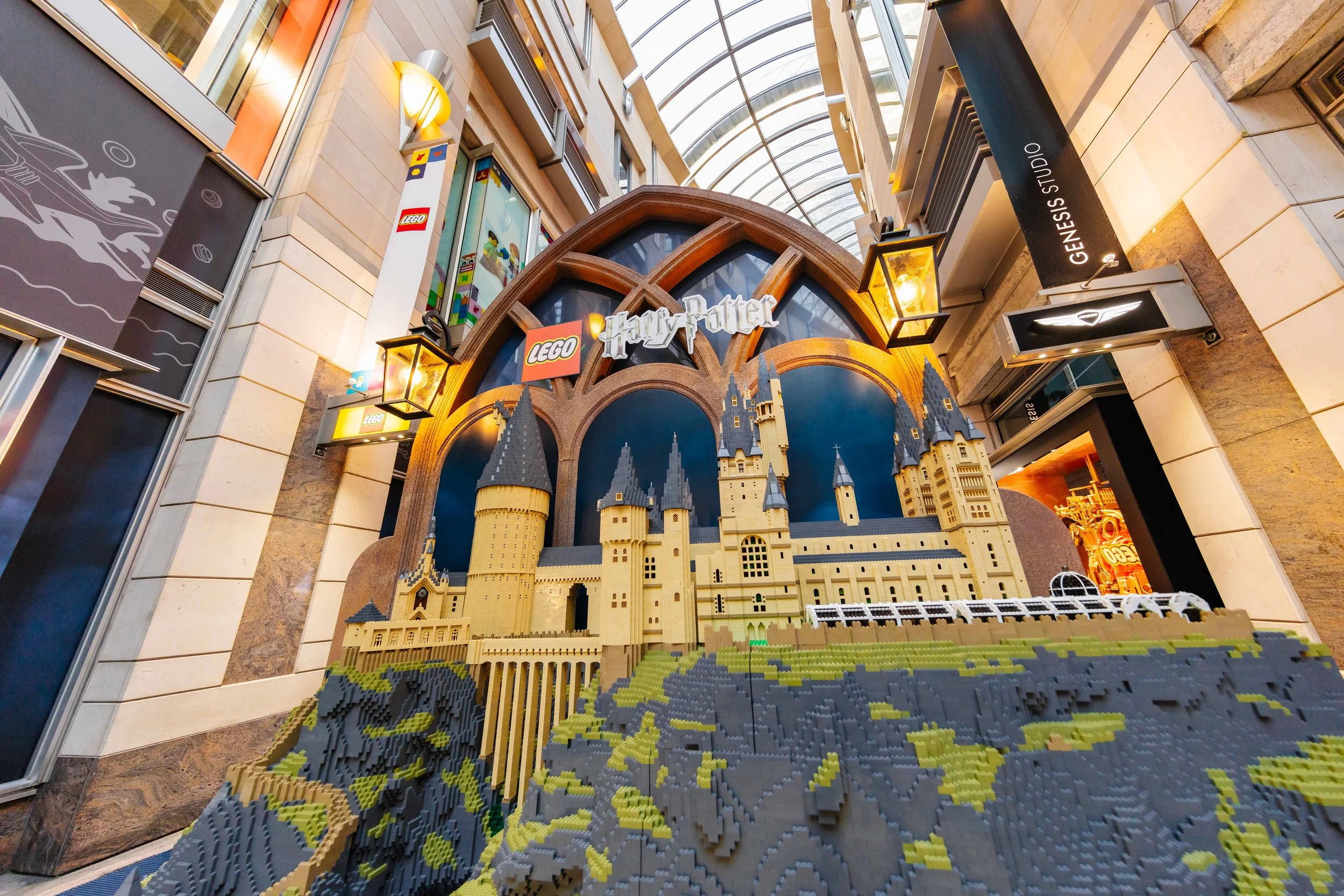 THE WORLD’S LARGEST LEGO STORE BRINGS THE MAGIC OF HARRY POTTER TO LIFE