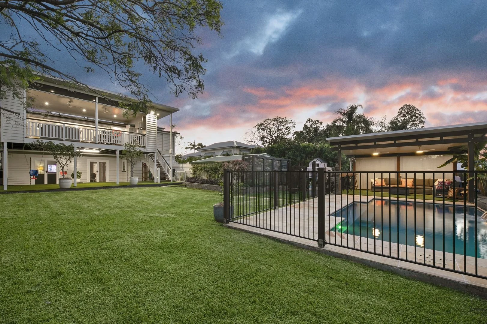 Raise build in under Brisbane Queenlander House Home 2.jpg