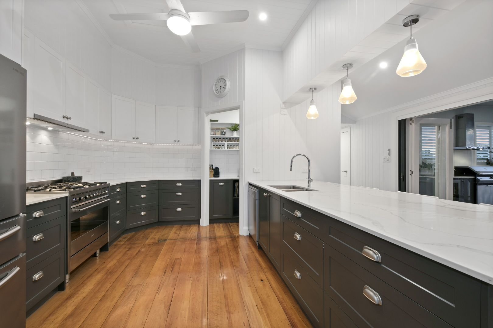 Raise build in under Brisbane Queenlander House Home 5.jpg