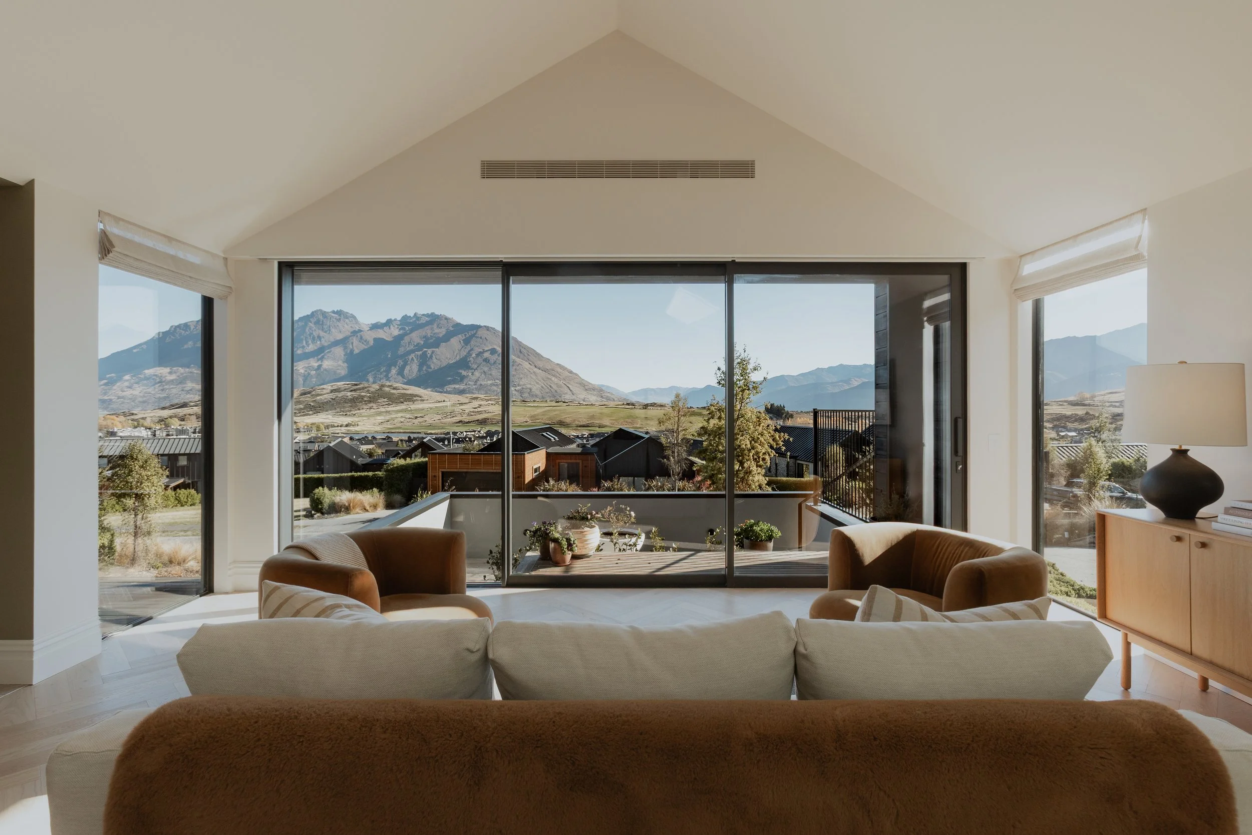 Beautifully situated Queenstown residence embraces the natural with Prime Toitū Veneer™