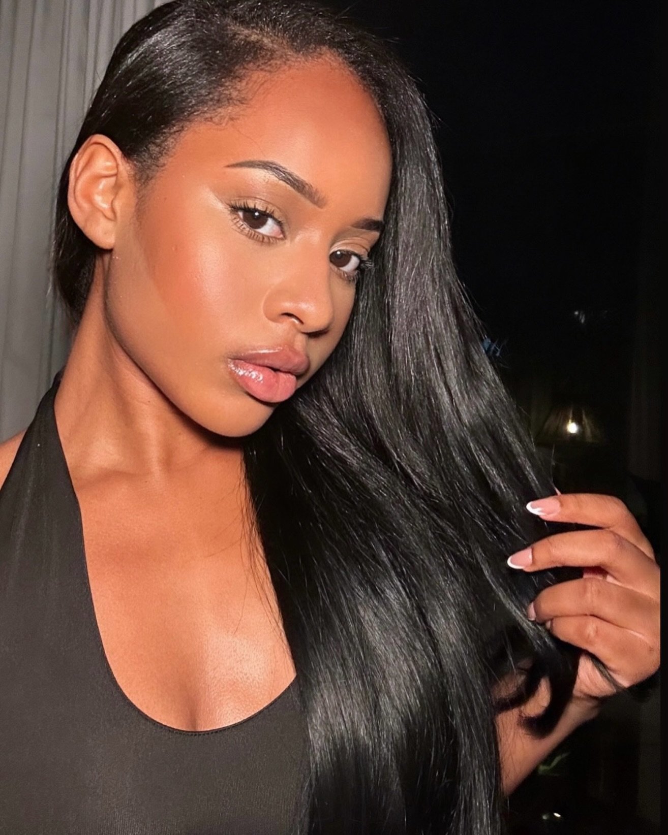 Jet black, 250 grams, completely timeless. It&rsquo;s giving 90s video vixen. 

This is a tape in install ✨
Because the details matter ~ bynatalei.com 🤍