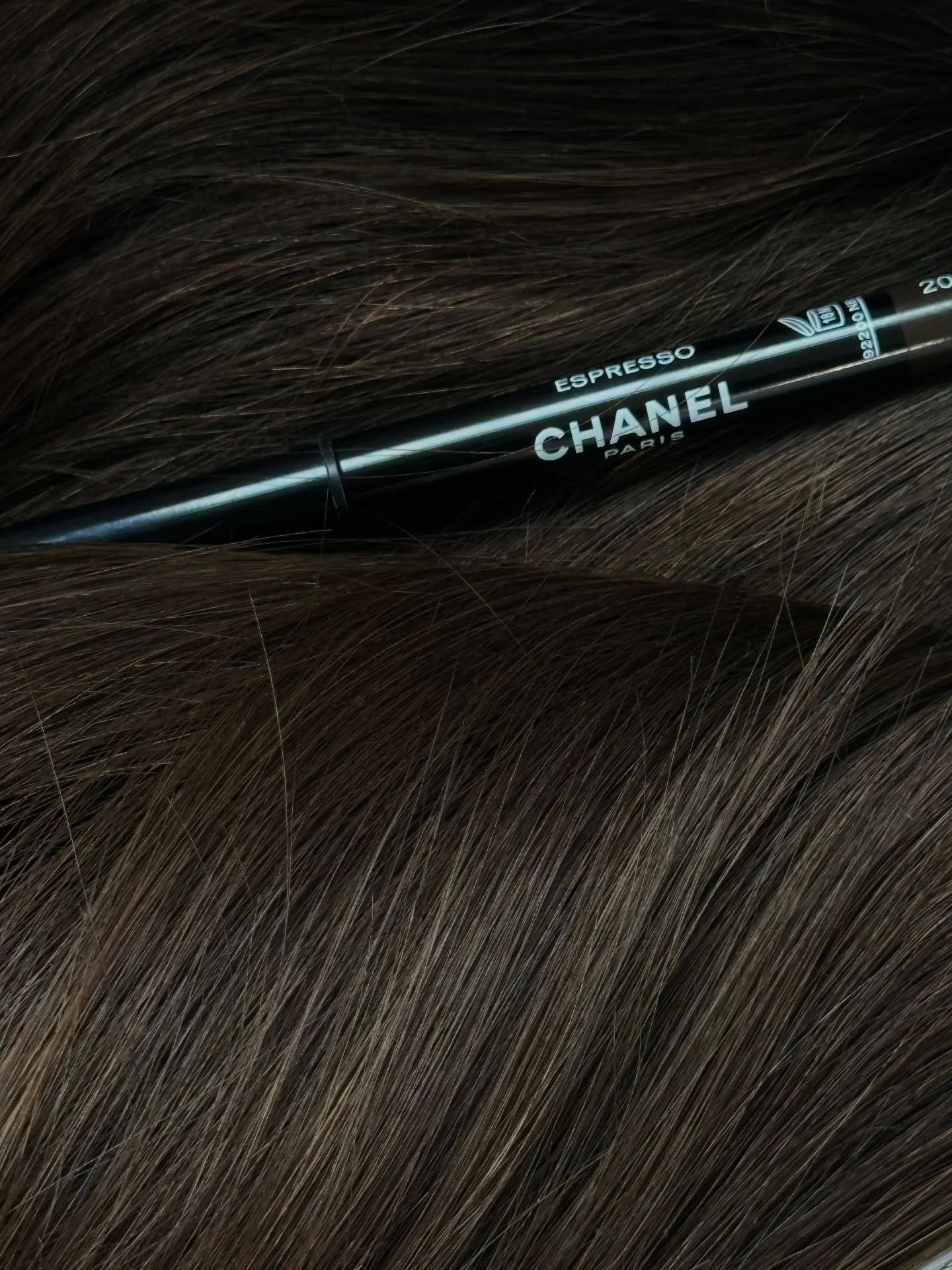 Meet Espresso &mdash; a brown that melts into your own, rich in tone and effortless in movement.

Rich like dark chocolate, smooth like cashmere.

Hair that looks as good as it feels.
&rarr; Discover the shade
bynatalei.com ✨