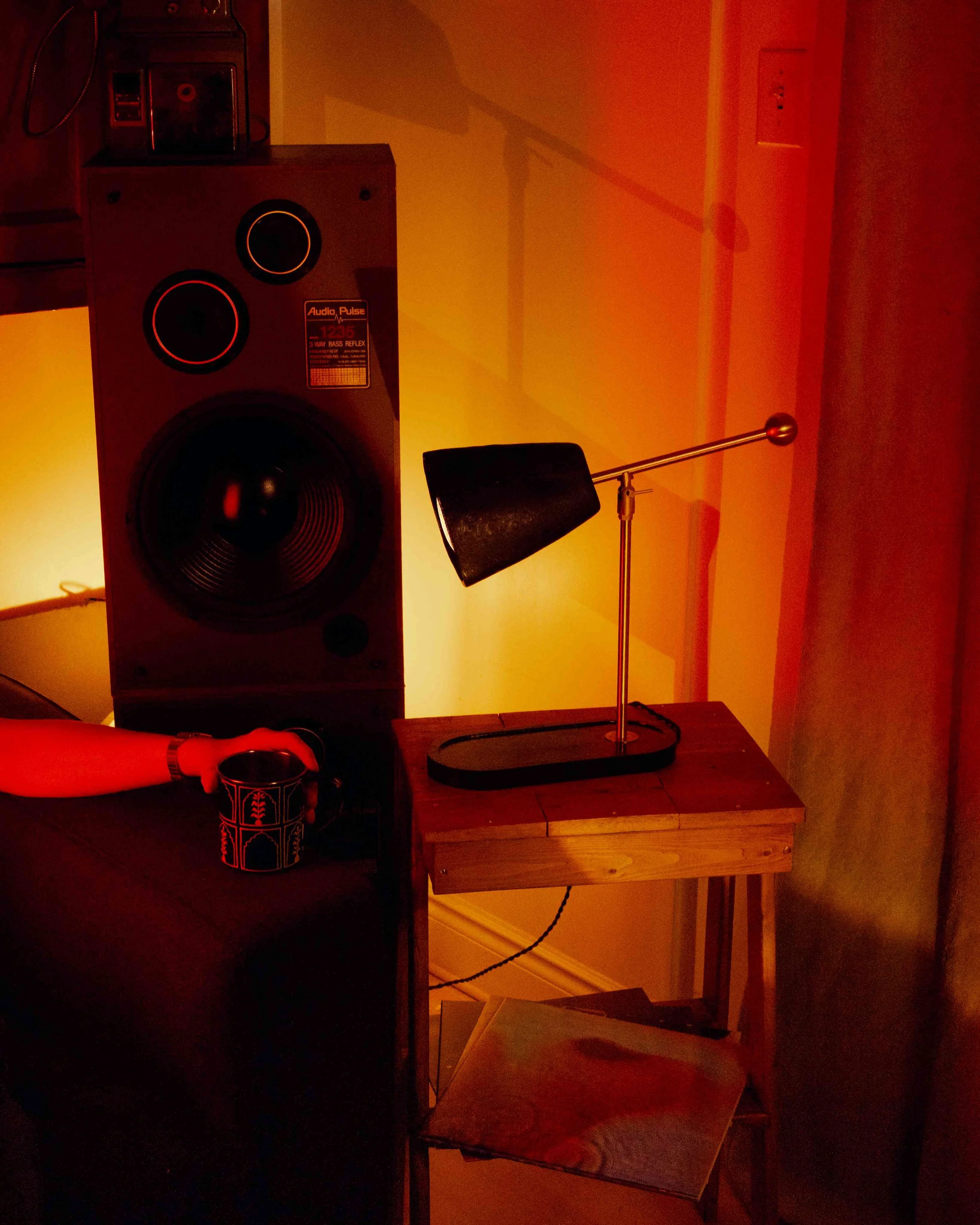 Encore! Biomatériaux - Ōmbra : lampe de table conçue à partir de déchets organiques