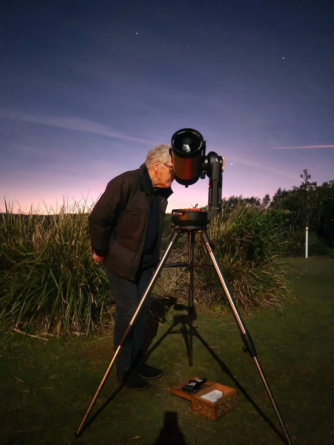 Gordon-Nurse-owner-of-Starry-Night-Tours-in-Emerald-Beach-Coffs-Harbour-NSW-testing-his-telescope.jpg