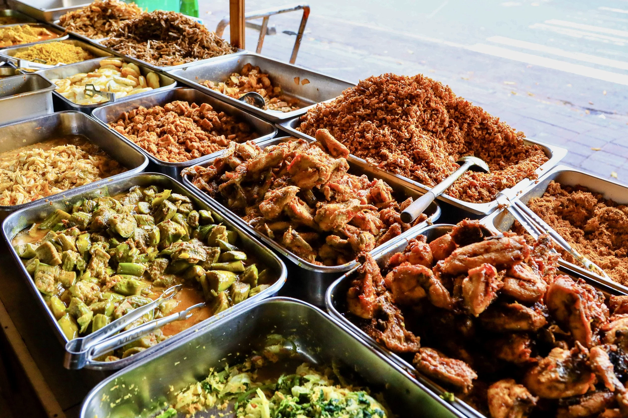 Traditional Lombok dishes served during the Benang Stokel and Benang Kelambu tour