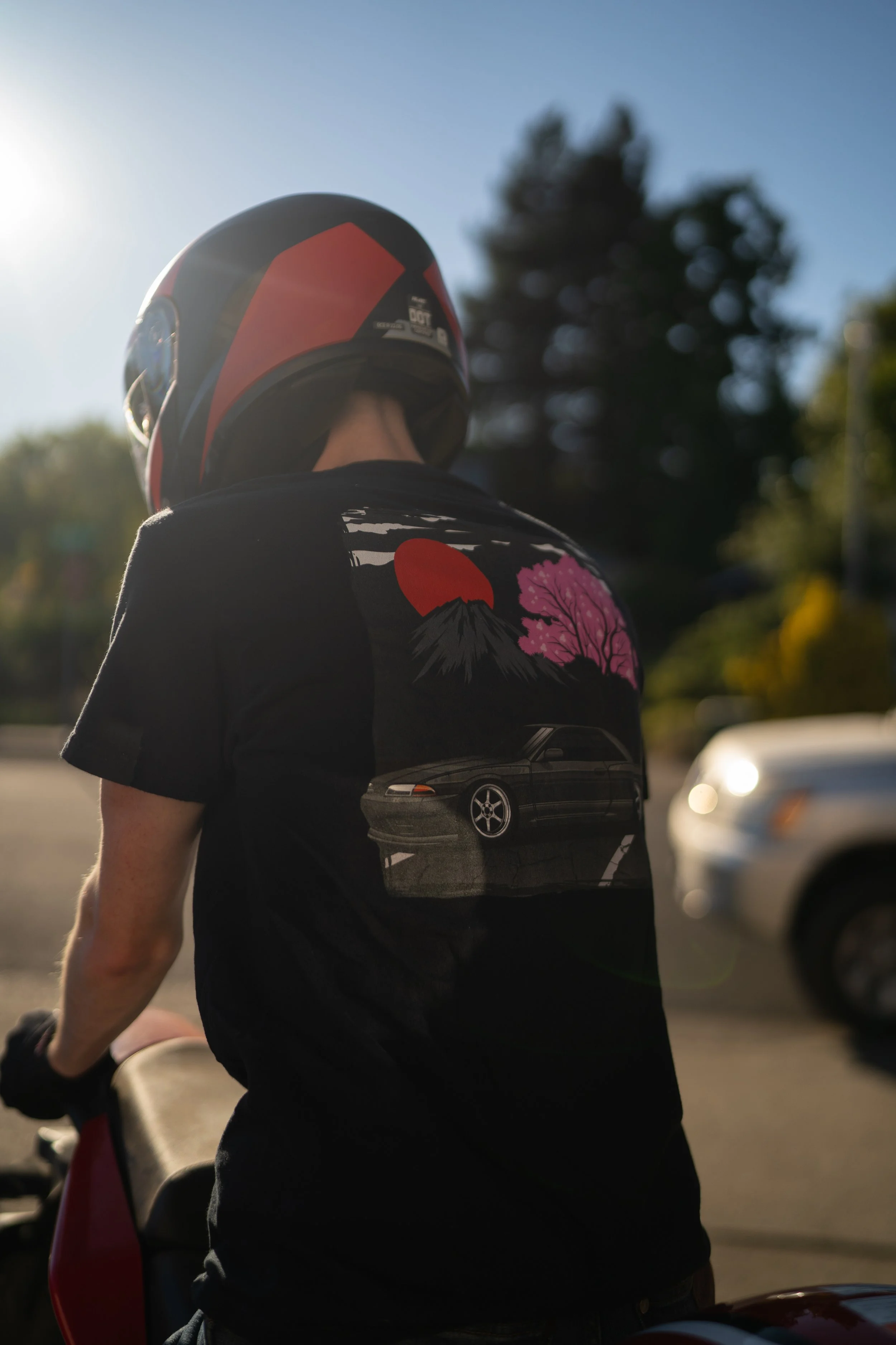 R-32 Blossom Tee