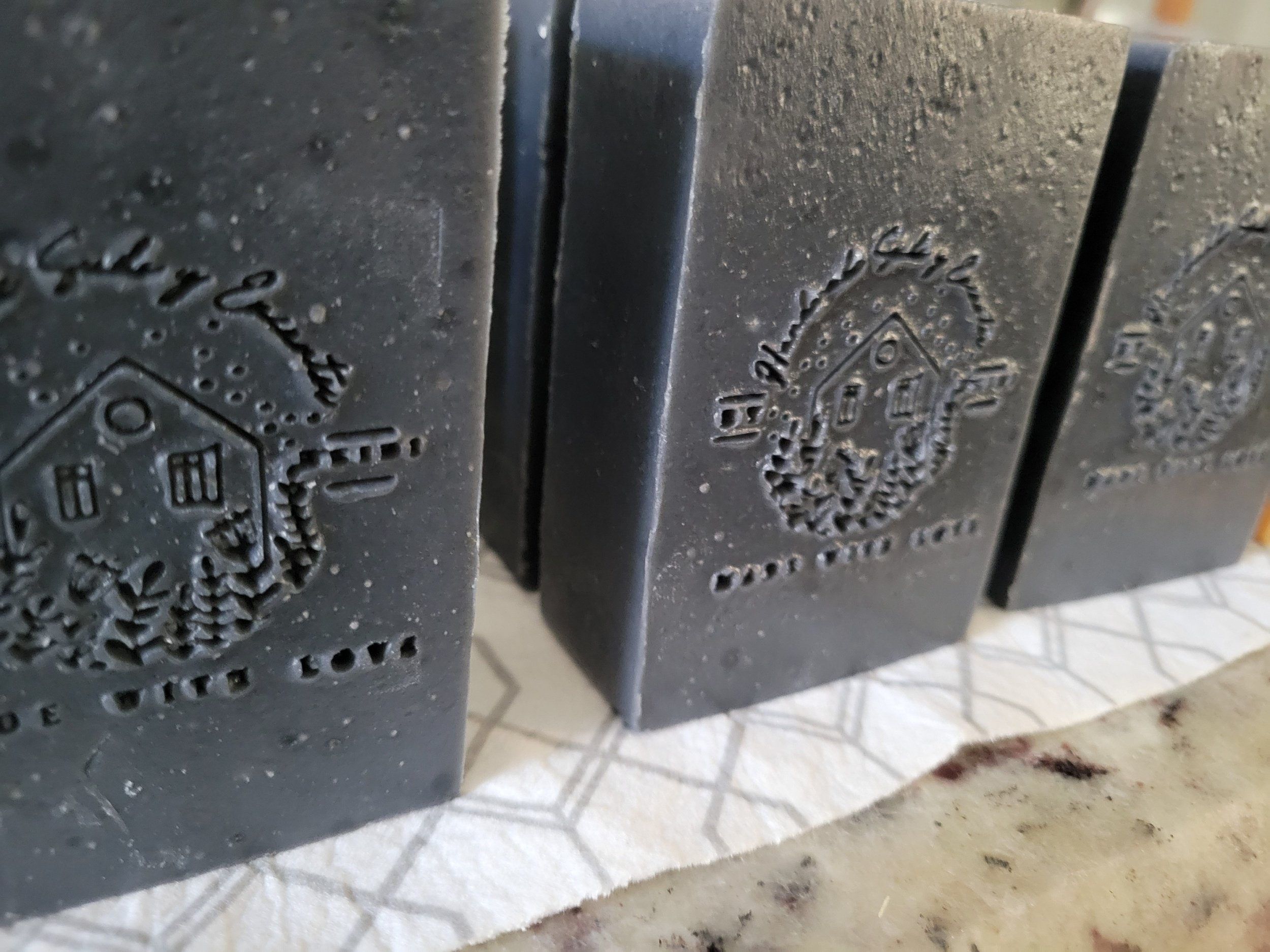 Activated Charcoal, Lavender & Tea Tree