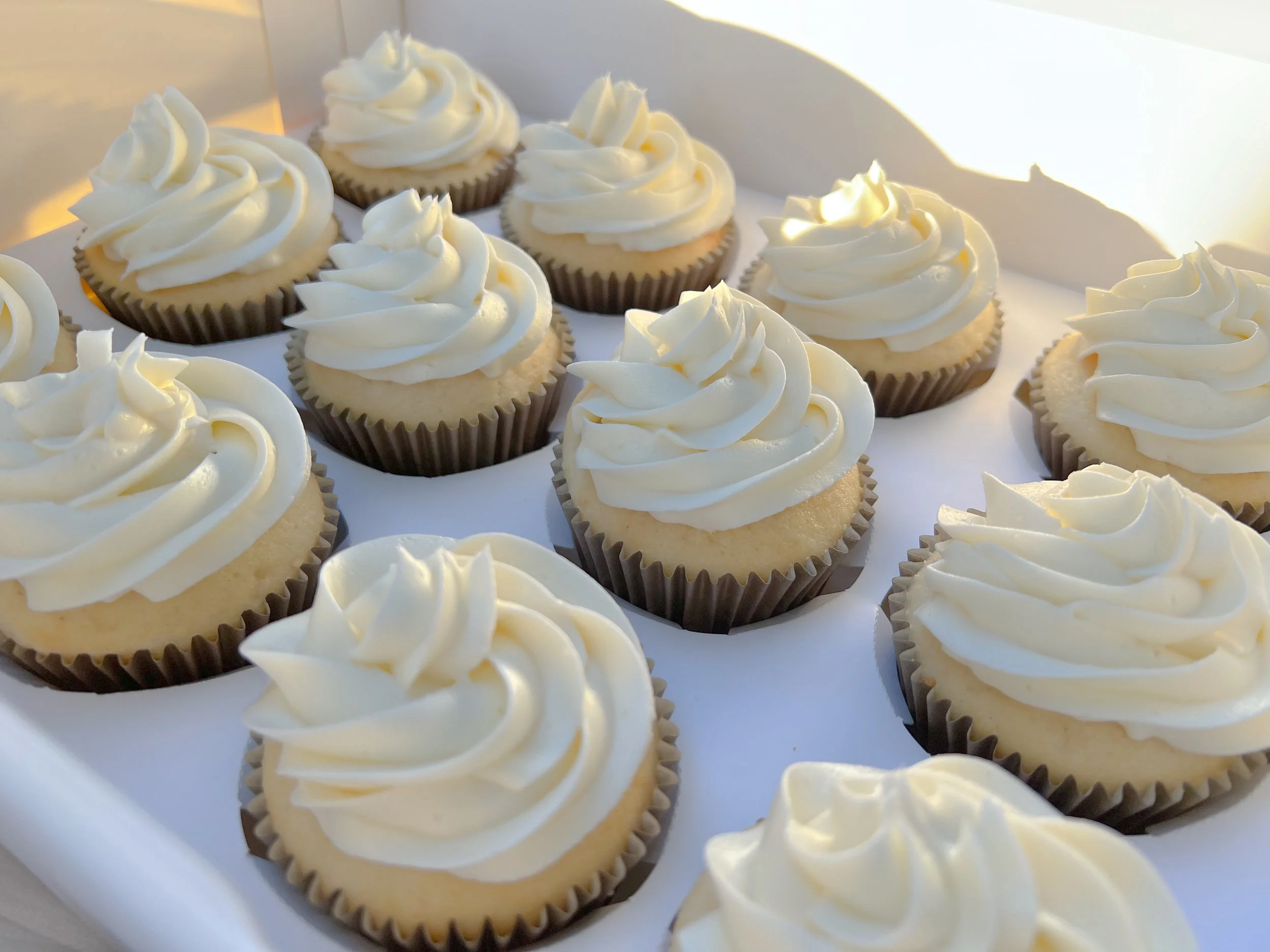 Classic Vanilla Cupcakes