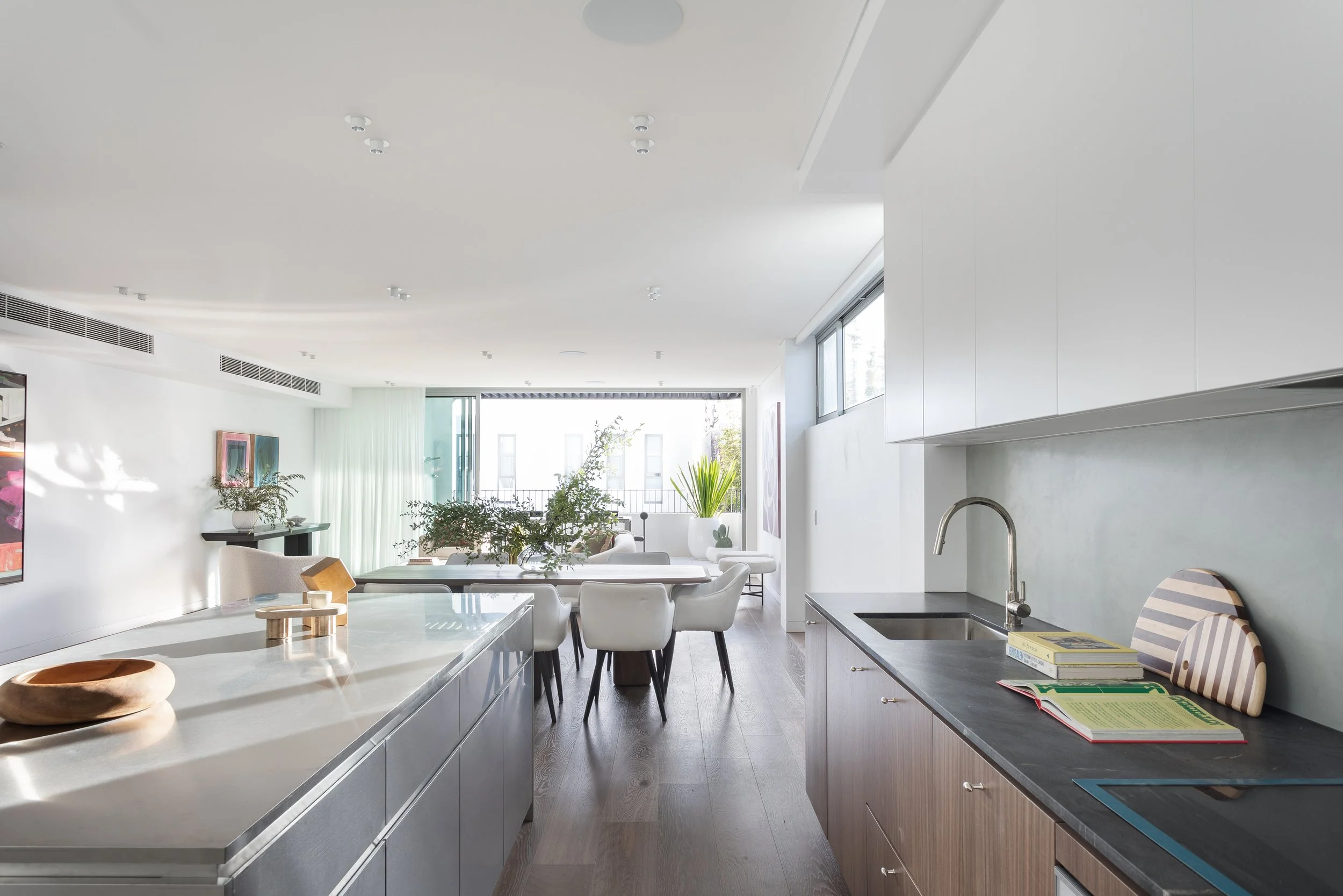 20 kitchen.jpg