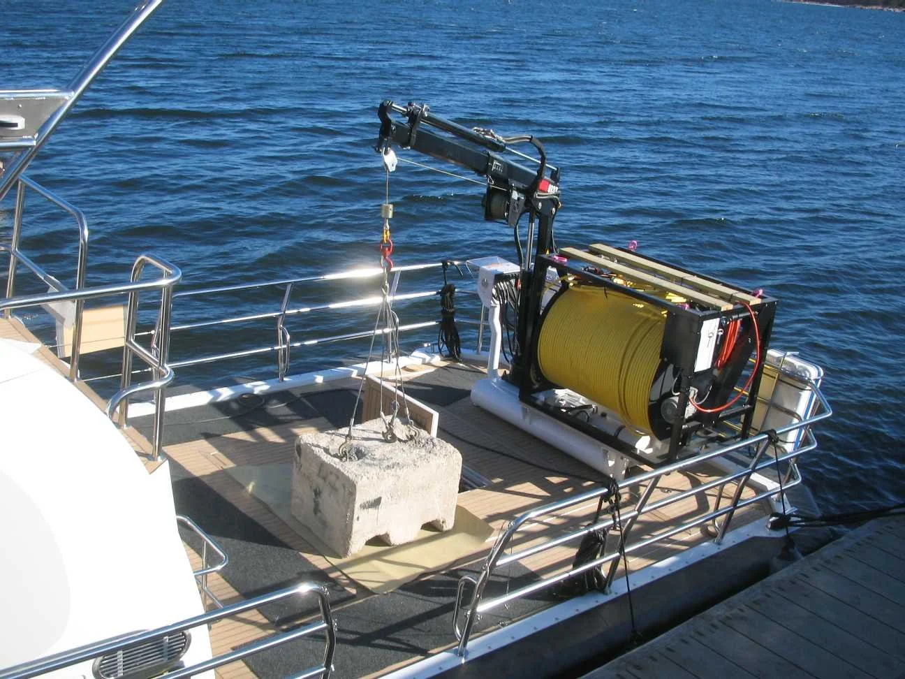 1230 med lyftutrustning i aktern_2.JPG