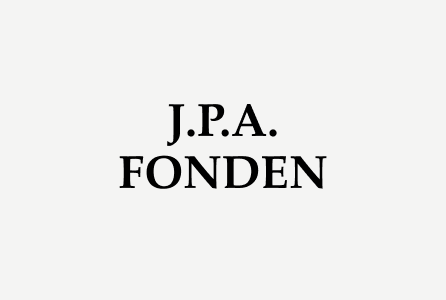 The image shows the text "J.P.A. Fonden" on a plain background.