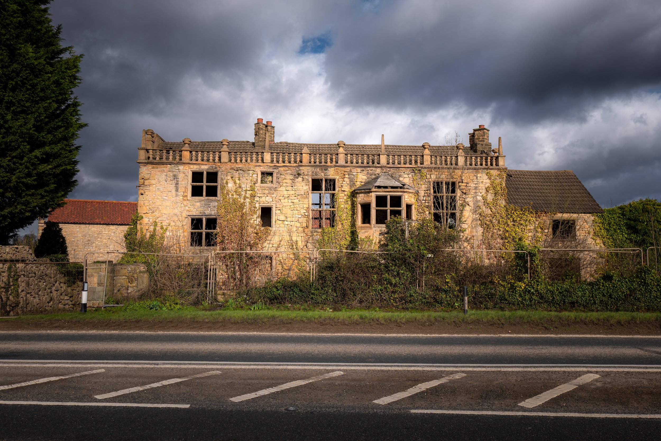 Ivy Farm Manor, aka The Doctor's House, an abandoned mansion once belonging to a notorious psychiatrist. Hampole, South Yorkshire.