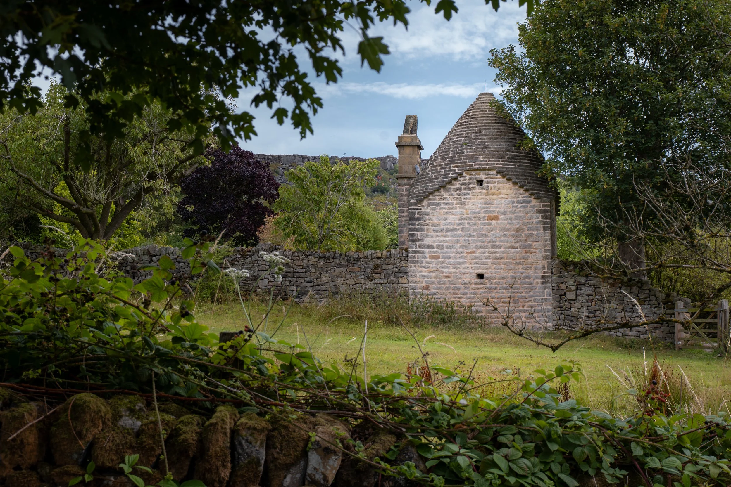Jagger’s Keep, a distinctive conical structure used variously as a lockup and pesthouse in the eighteenth and nineteenth centuries. Curbar, Derbyshire.