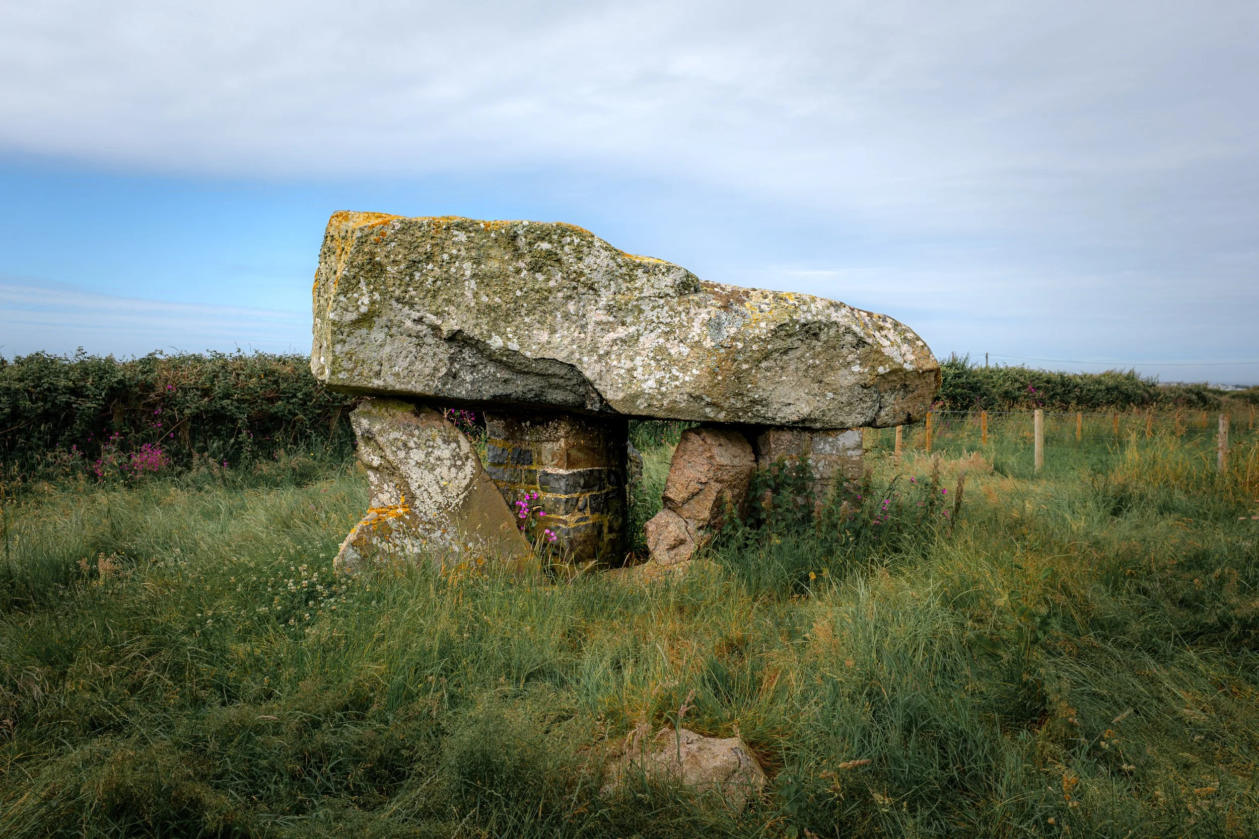 Tŷ Newydd Burial Chamber, Ty Croes, Anglesey, Wales.