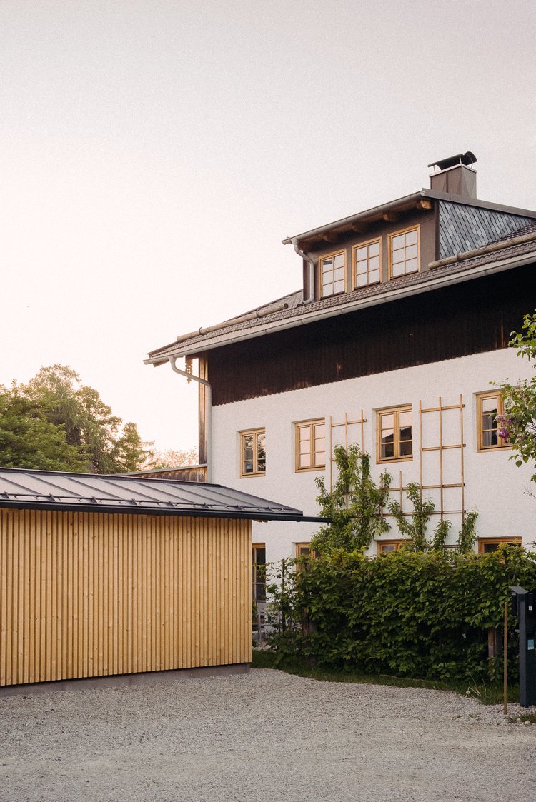ferienwohnungen-chiemsee-alte-gendarmerie-albererhof001.jpg