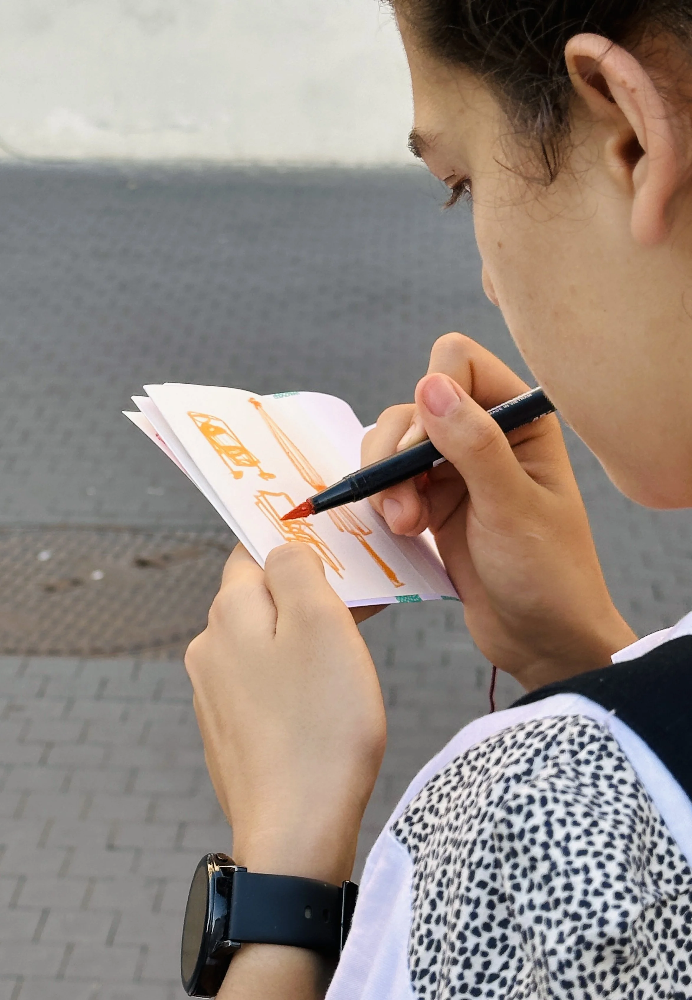 Classes d'anglès creatius a Barcelona. Urban Sketching per a adolescents a Barcelona - en quaderns de dibuix fets a mà