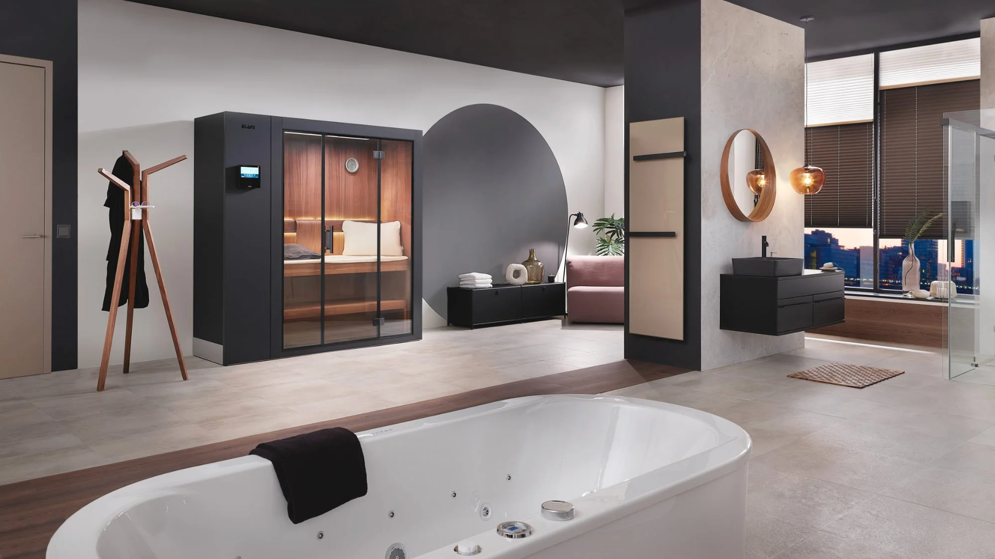 Das Industrial Design der S1 Sauna ermöglicht eine maximale Raumausnutzung im Bad, indem sie im ausgefahrenen Zustand eine vollwertige Wellness-Oase bietet und eingefahren nur wenig Stellfläche beansprucht