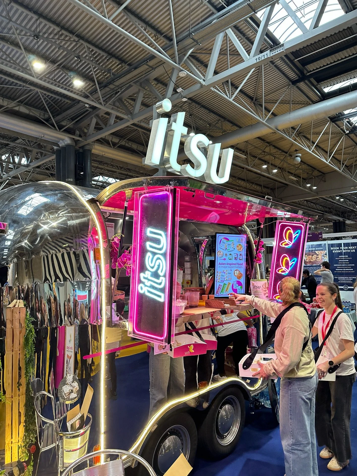 Good Food Winter Show 2025 Recap ❄️

Sophie and Daria had the pleasure to attend @goodfoodshows in Birmingham yesterday, to capture fresh and engaging content for @itsuofficial 💛🍣

With so many independent brands as well as more well-known food ven